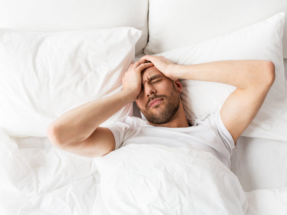 Mann mit Schlafstörungen